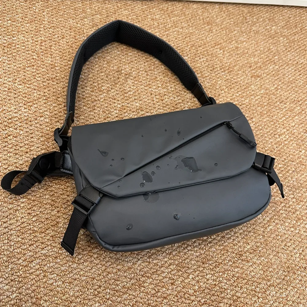 Borsa a tracolla da uomo retrò di grande capacità Borsa coreana regolabile in tessuto Oxford Borsa da petto solida unisex