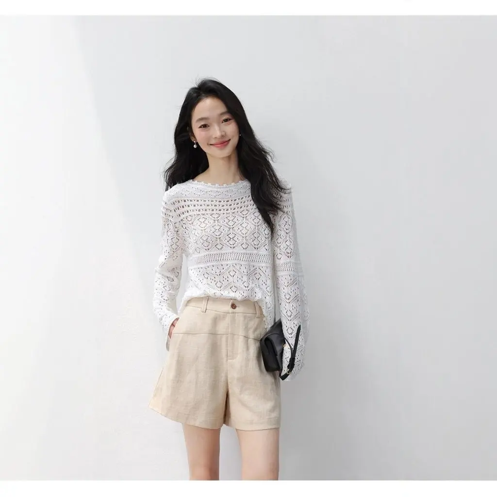 

Women's Handmade Crochet Wool Blended Hollow round Neck Knitwear Vintage Style for Autumn
