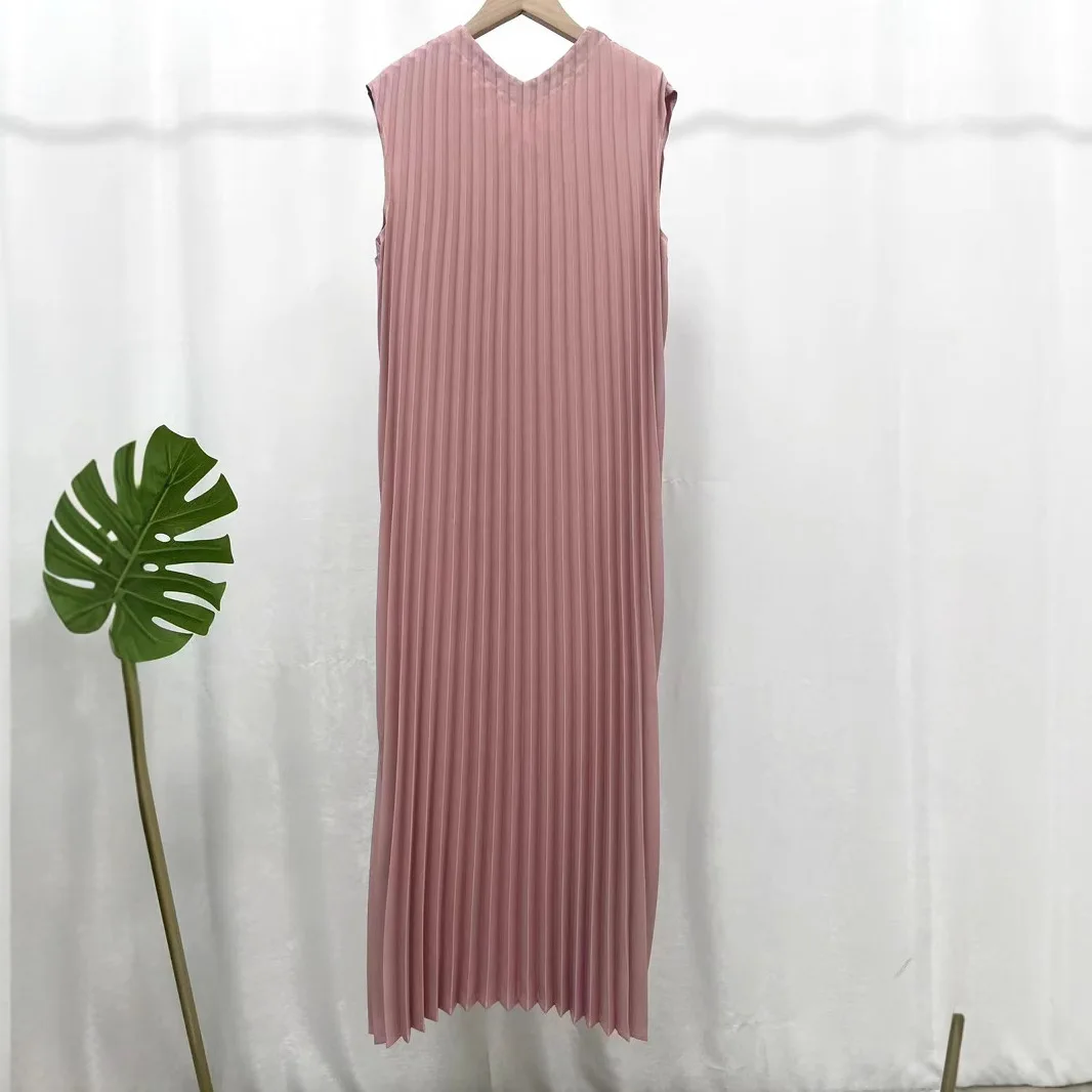 

Miyake Pleated Solid Color Dress Long Dress 2025 Summer New Senior Sense V-neck Solid Color Sleeveless Loose Dresses