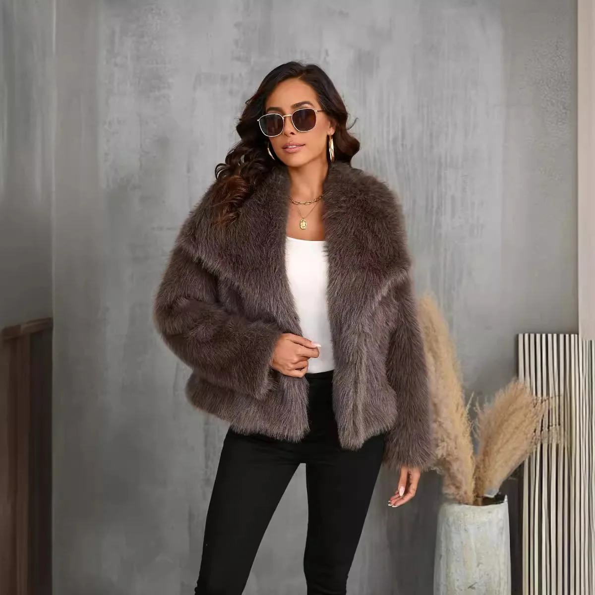 Fashionable Short  Fur Coat Artificial Fur Collar Stand up Women's Padded Jacket Stylish Warmth Long Sleeve Autumn Coat