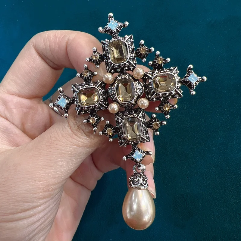 Broche Rhinestone Pearl para mulheres, alfinetes, acessórios de vestuário, novo