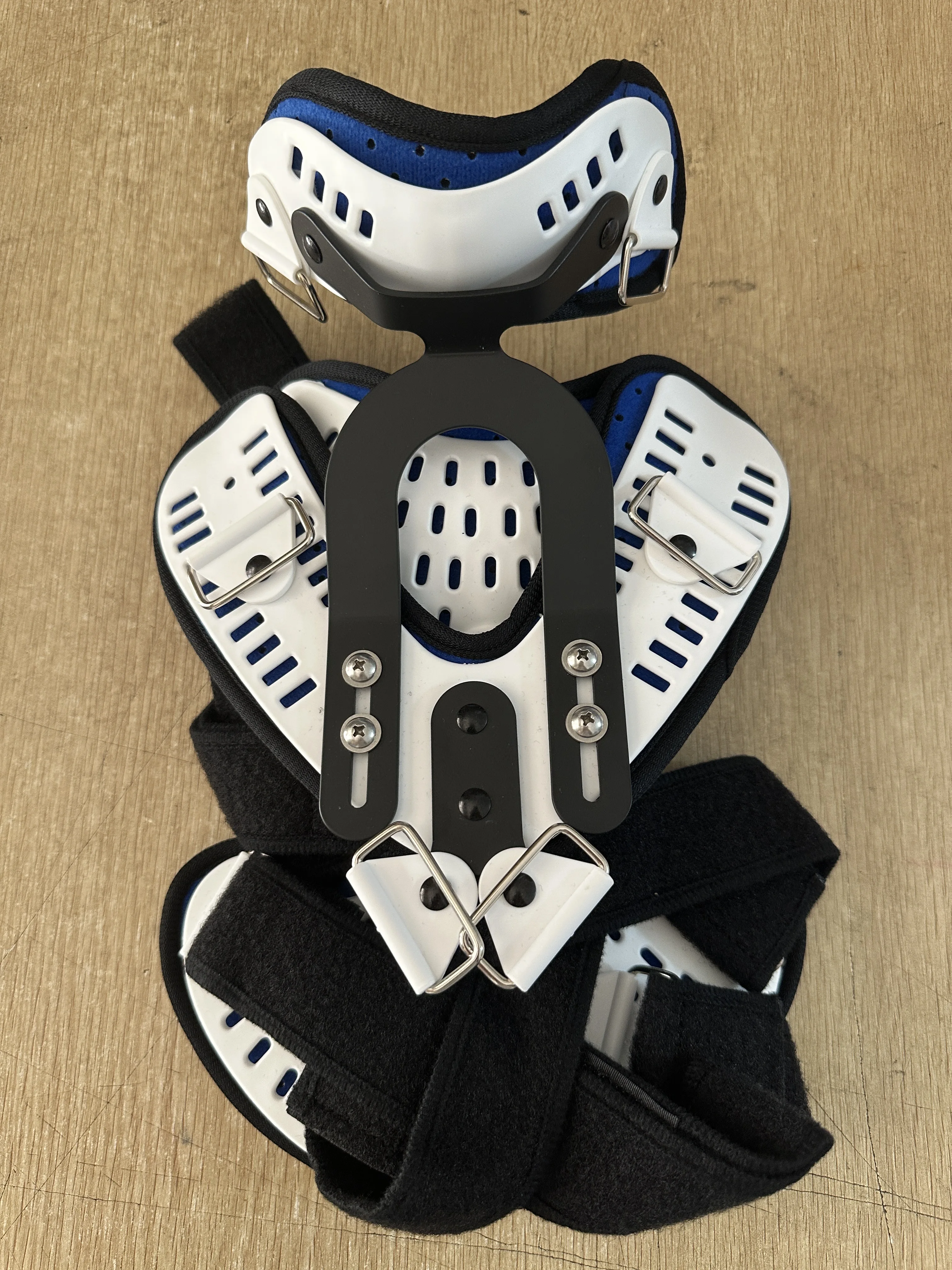 

Adult Child Cervical Spine Tractor Neck Correction Brace Support PP Fixation Traction Device For Cervical Fracture Dislocation