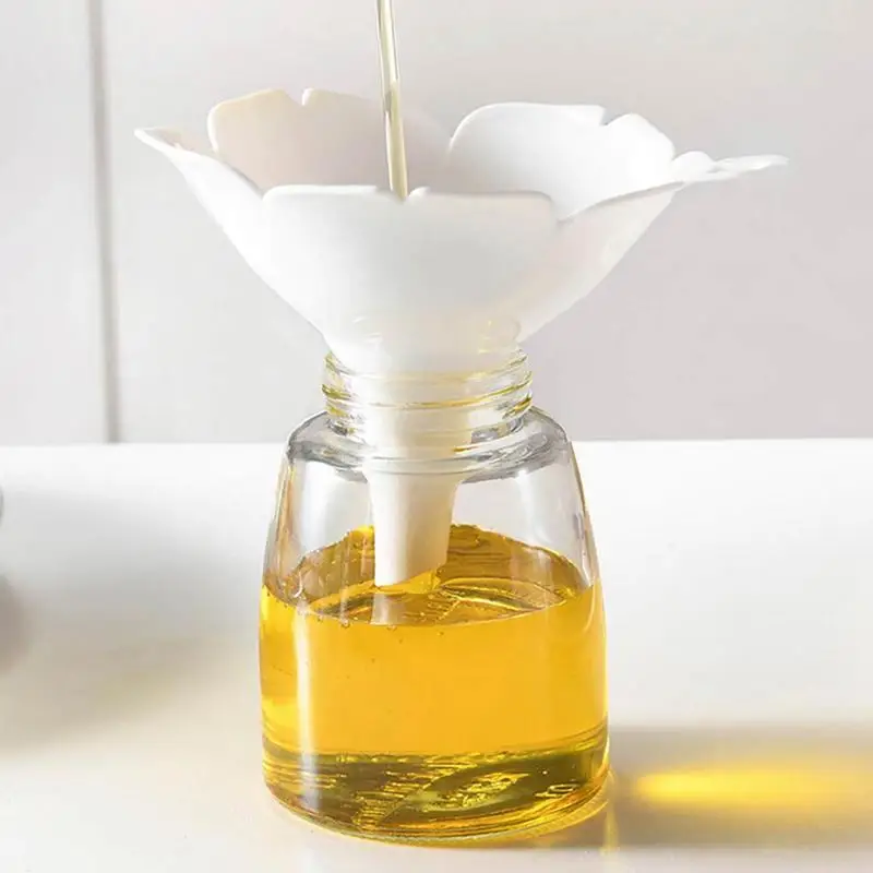 Creative Sakura Funnel Home Kitchen Plastic Funnel Large Mouth Universal Universal Fuel Funnel Kitchen Multifunctional Gadgets