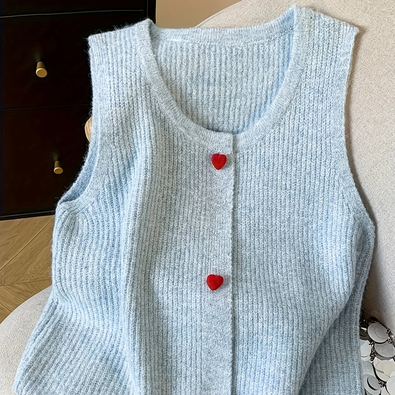 

Women Round Neck Sleeveless Vest Heart Shaped Button Front Casual Sweet Daily Cropped Tank Tops