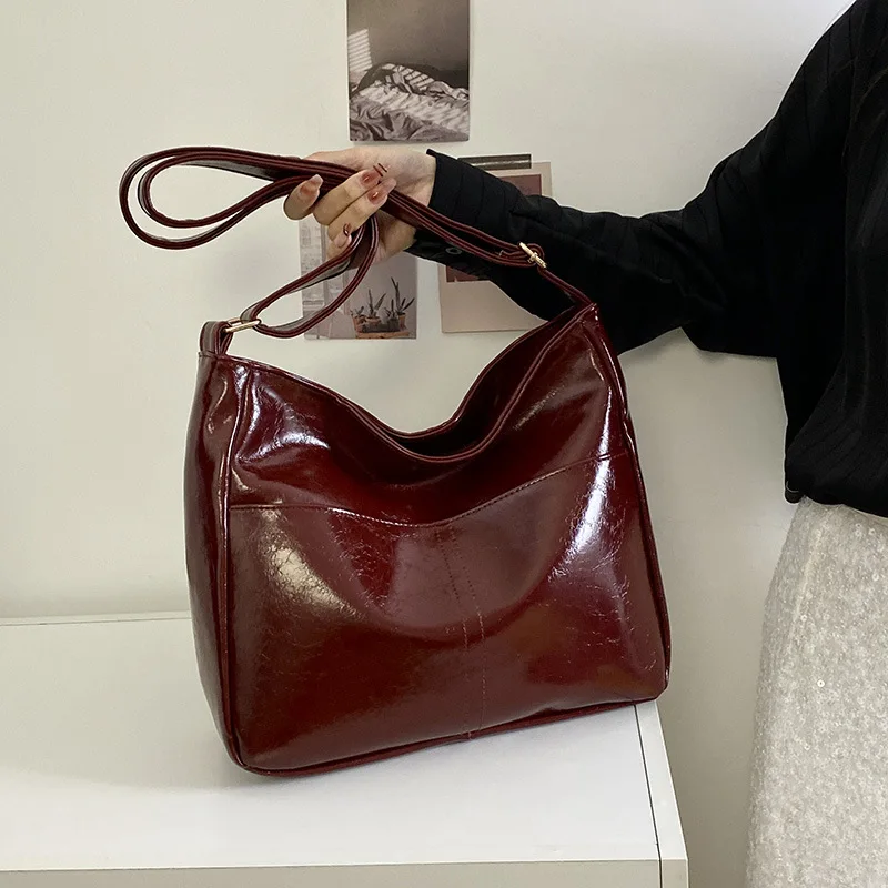 Red Large Capacity Oil Wax Leather Shoulder Bag Bright Surface Women\'s 2024 New All-match Tote Bags Casual High Quality Handbag