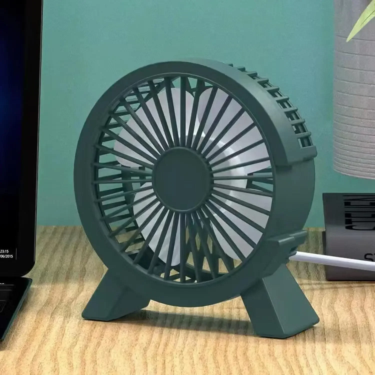 Office desktop small fan, low noise battery life, desktop small dormitory bed, large air volume plug-in fan