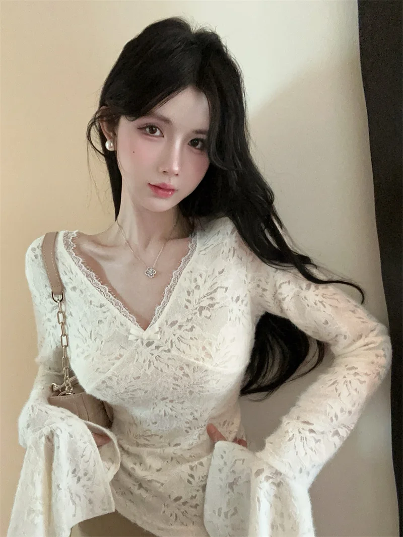 

Elegant V-neck Lace Hollow out Bell Sleeve Top Women's Autumn Winter Fashion Design Pure Desire Sexy Ladylike Commute Style