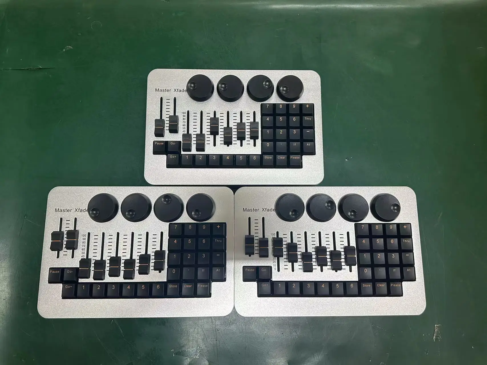 Konsola sterująca MA2 Mini Command Wing 512, sterowanie oświetleniem DMX, sprzęt sceniczny, ściemniacz