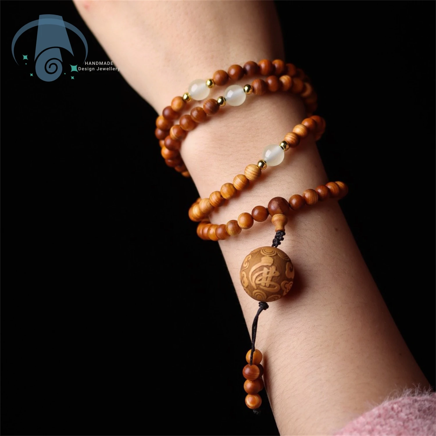 

Natural aged peach wood bracelet with Taihang cliff cypress and carved auspicious clouds in multiple circles for men and women