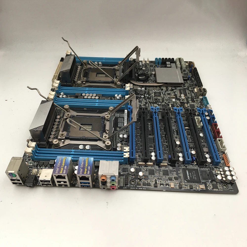 Scheda madre server Z9PE-D8 WS 14*SATA 7*PCI-Ee E5-2696 2680 V2 completamente testata