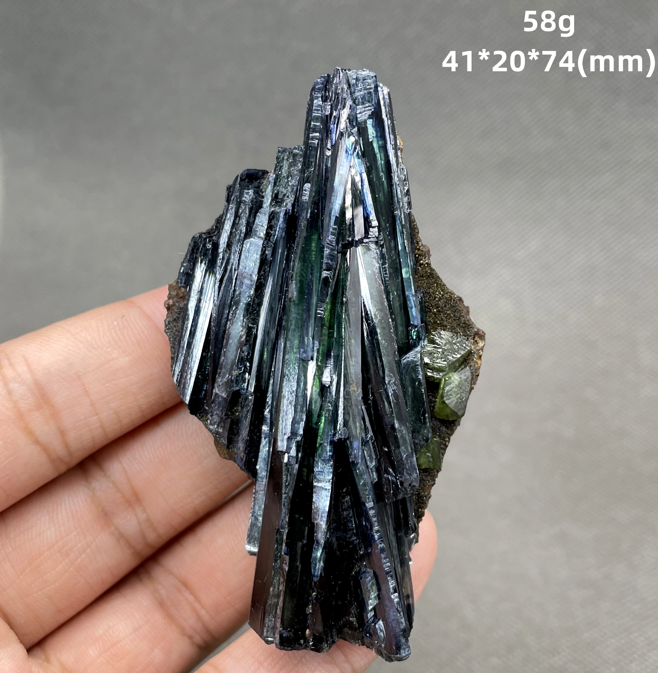 BEST! 100% Natural rare Independent crystal Ludlamite mineral specimen stones and crystals healing crystals