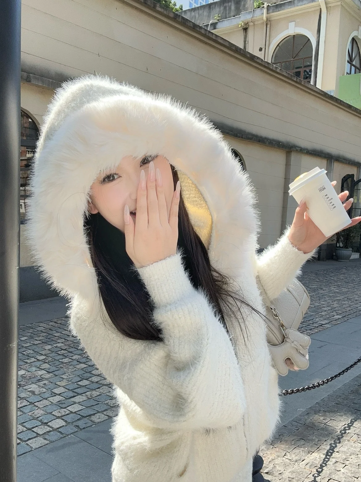 

Мягкий белый вязаный свитер Fufu для женщин, повседневный, с длинными рукавами, с капюшоном, из полиэфирного волокна, для поездок на работу, модный, весенний сезон