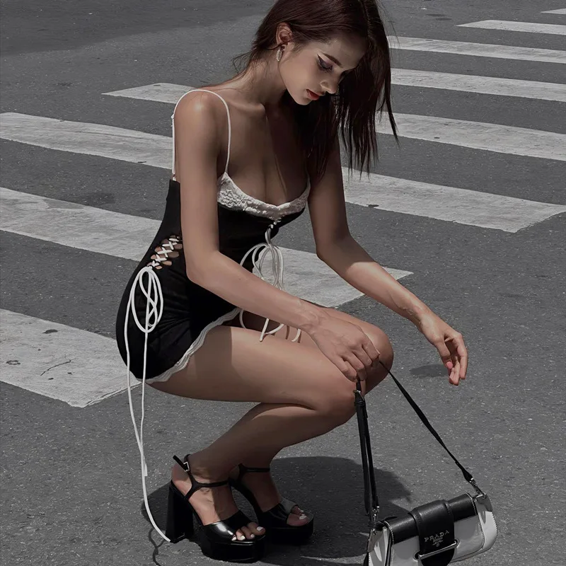 เดรสฤดูร้อน CPSYMYM แบบเซ็กซี่ คอวี สายเดี่ยว แต่งสีตัดกัน สายรัดเอว ทรงเข้ารูป สายเดี่ยวแบบสายเดี่ยว ทรงมินิเดรส