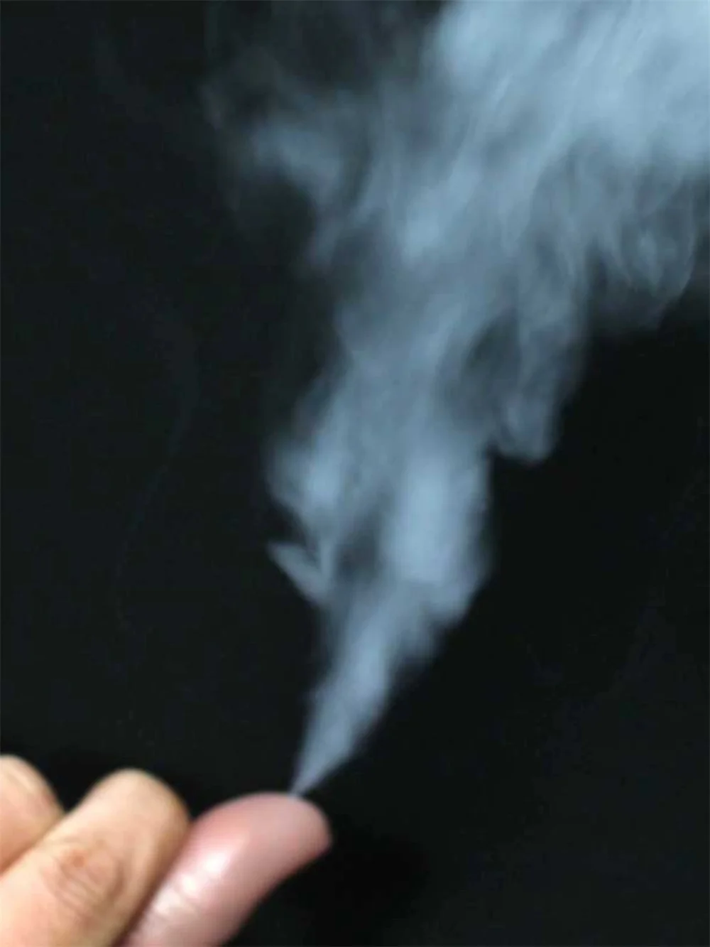 

Thumb Tip Smoke Generator - Instant Big Smoke Effect for Close Up Magic, Street Performance and Commercial Shows, Rechargeable