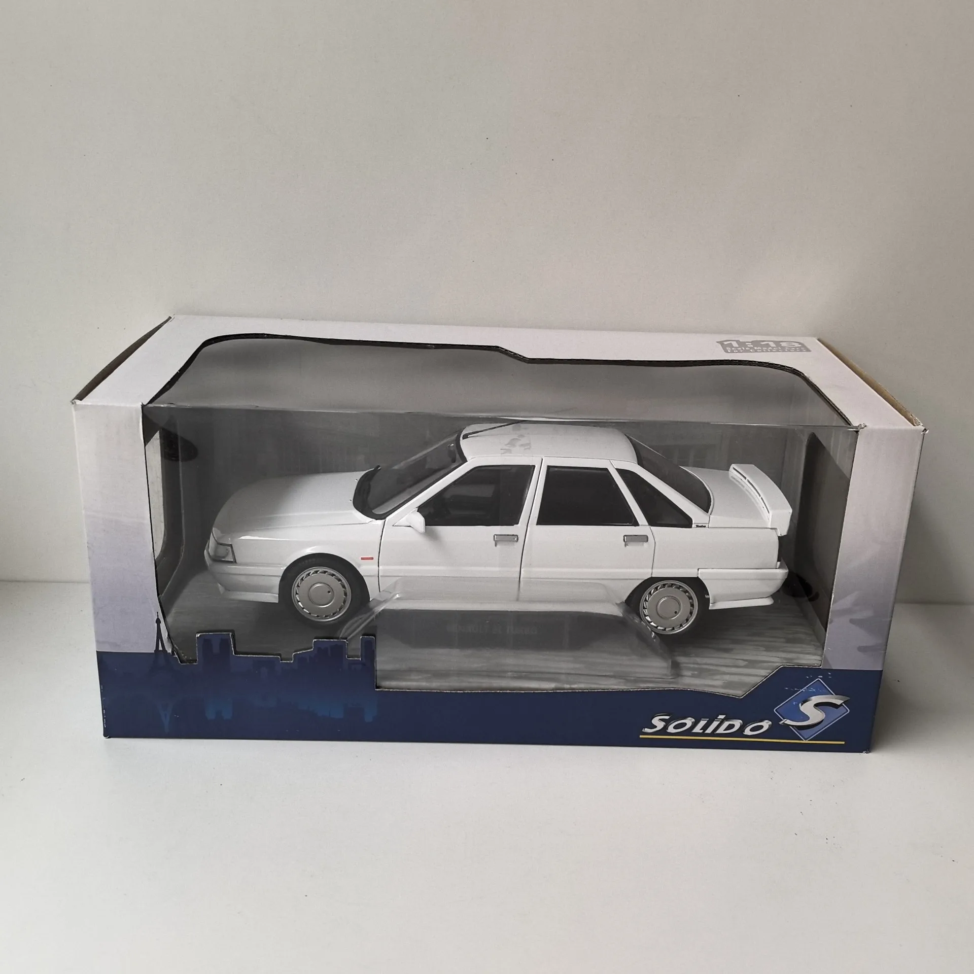 

Diecast SOLIDO 1/18 Scale RENAULT 21 TURBO 1988 Renault Alloy Car Model Collectible Toy Gift Souvenir Display Ornament