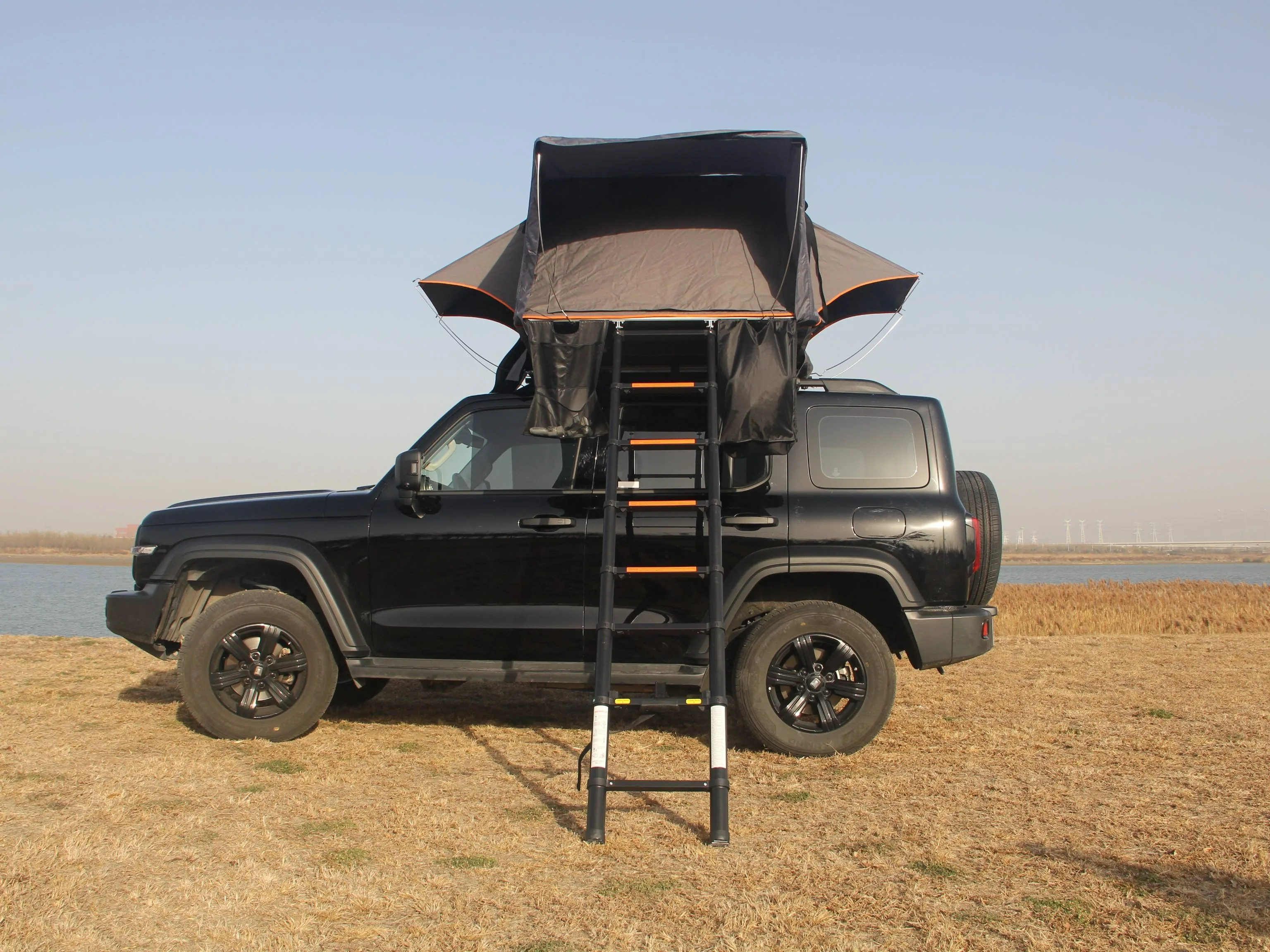 Wholesale 4 Person Camping Competitive Price Aluminum Hard Shell Car Rooftop Tent Roof Top Tent With Annex Room For Universal Fi