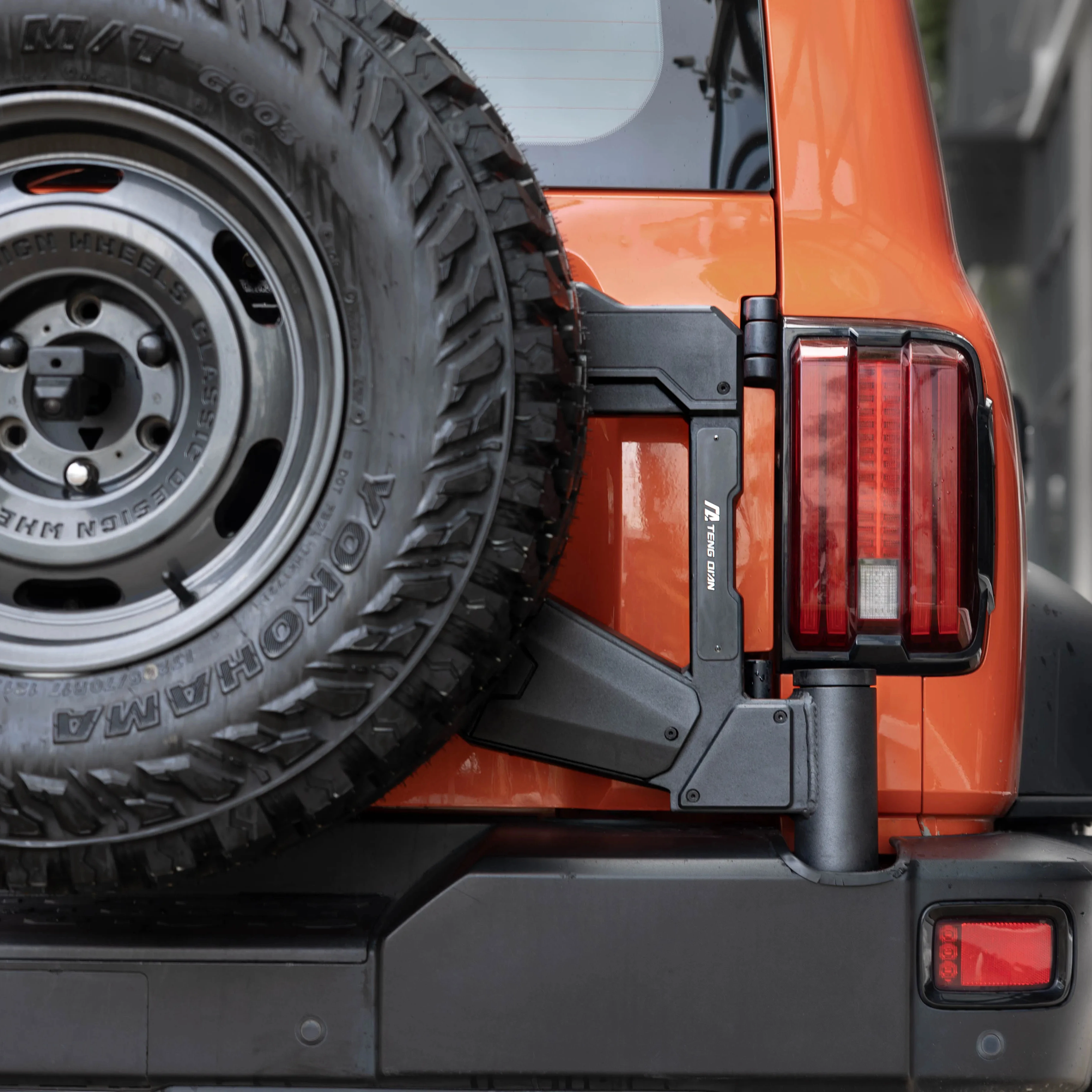 Exterior Accessories Steel Spare Wheel Tire Mounting Holder Bracket Spare Tire Carrier Spare Tire Rack for  Tank 300 21-23
