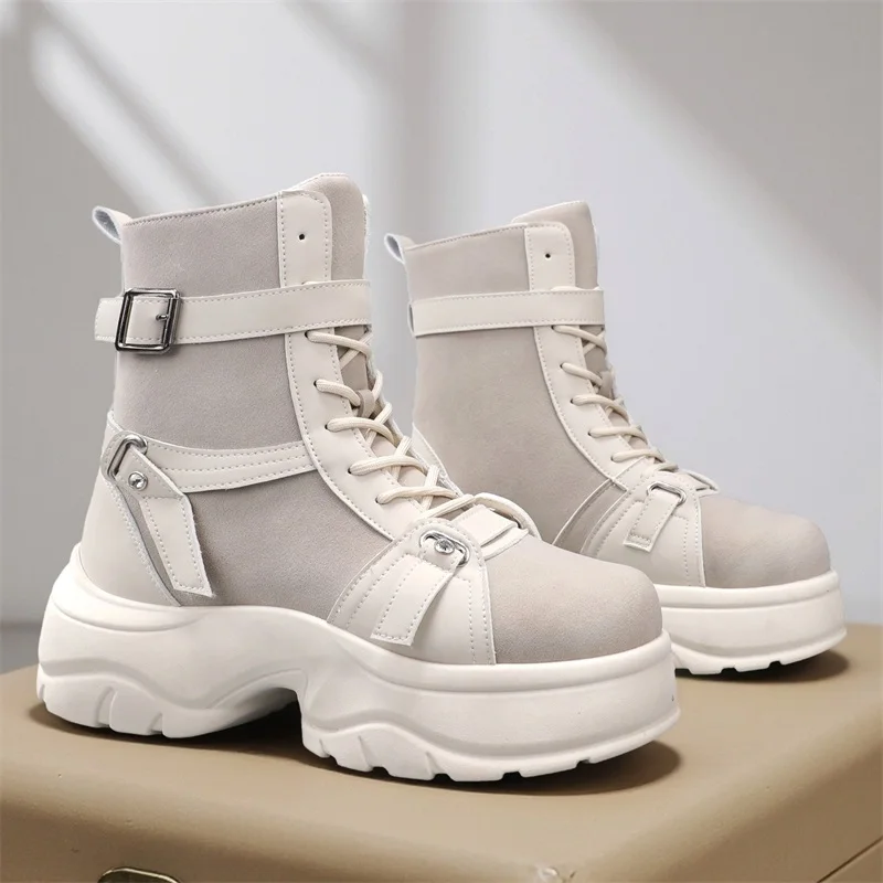 أزياء دراجة نارية أحذية الرجال الارتفاع زيادة سميكة سوليد عالية أعلى تنوعا في الهواء الطلق أحذية السفر الرجالية نمط الشارع بارد