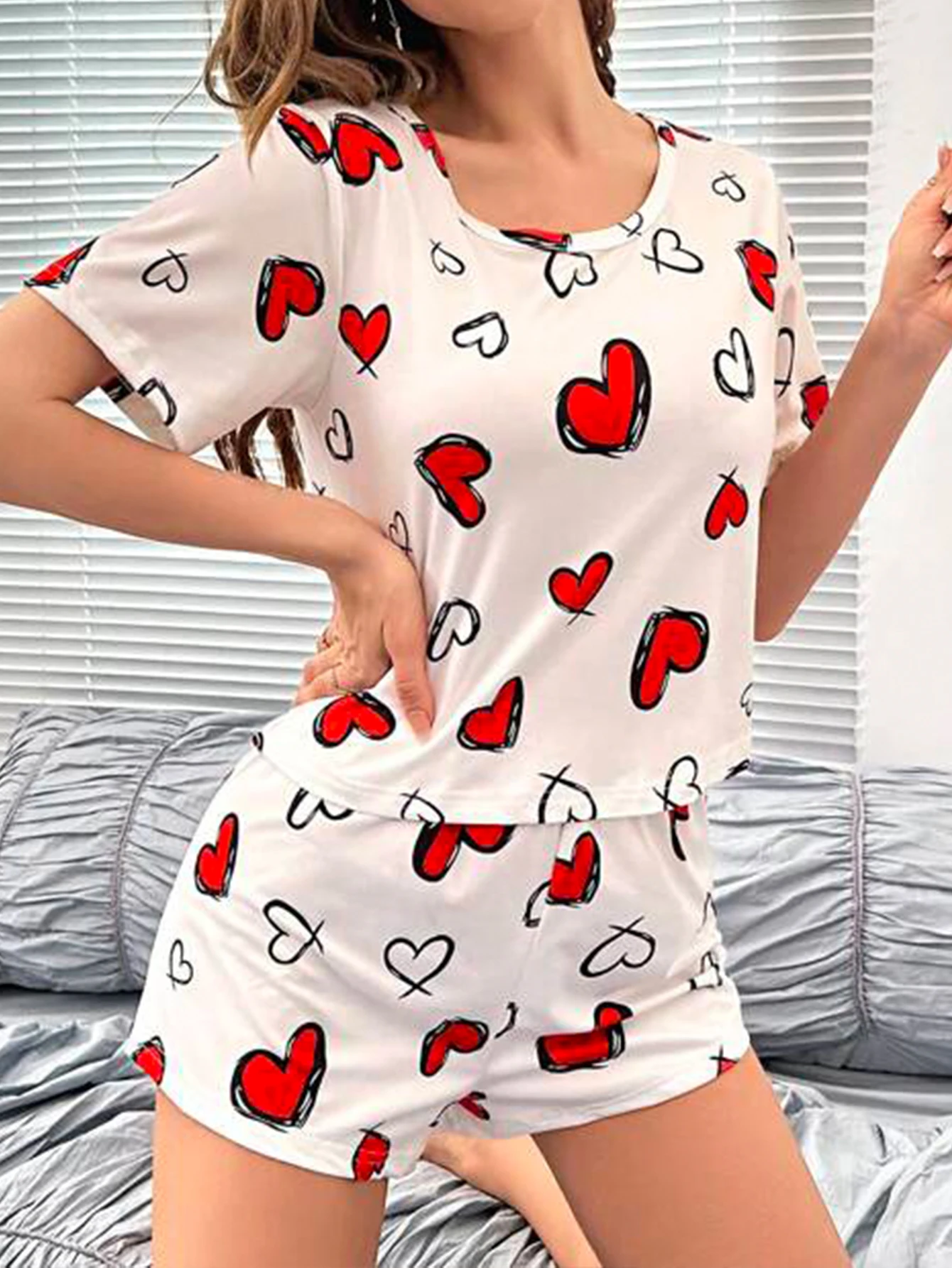 Heart Print Pajama Set Casual Cozy Short Sleeve Round Neck Tee & Elastic Shorts Women Sleepwear Loungewear Set