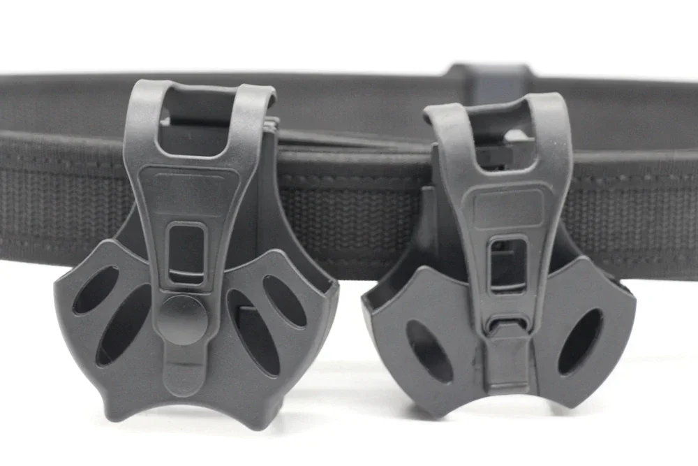 Tactical Quick Release Molded Handcuffs Case Hunting Rubber Closed Enforcement Duty Handcuffs Holster Cuffs Pocket Cuffs
