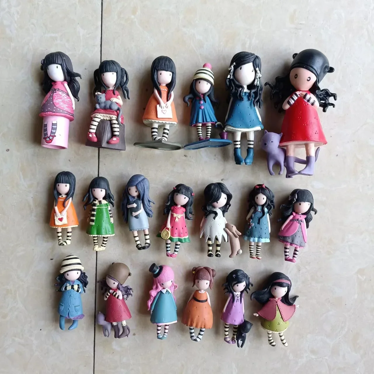 Muchos tipos de llavero de plástico para niña con dibujo de chica de Londres, regalo para nueva serie