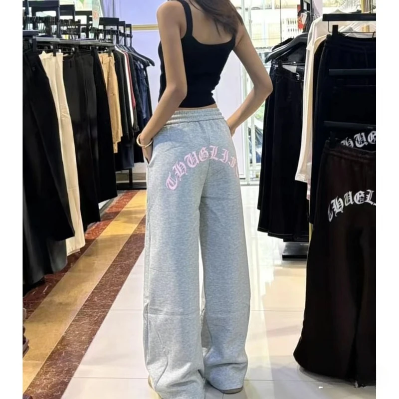 Athletic Shorts Featuring Letter Designs for Men And Women, Suitable for Spring And Summer