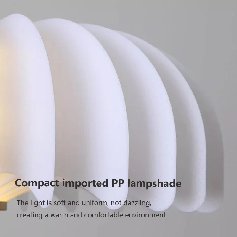 Lampe LED suspendue au design minimaliste moderne, luminaire décoratif d'intérieur, lumière douce, idéal pour un bureau ou une table de chevet, blanc crème