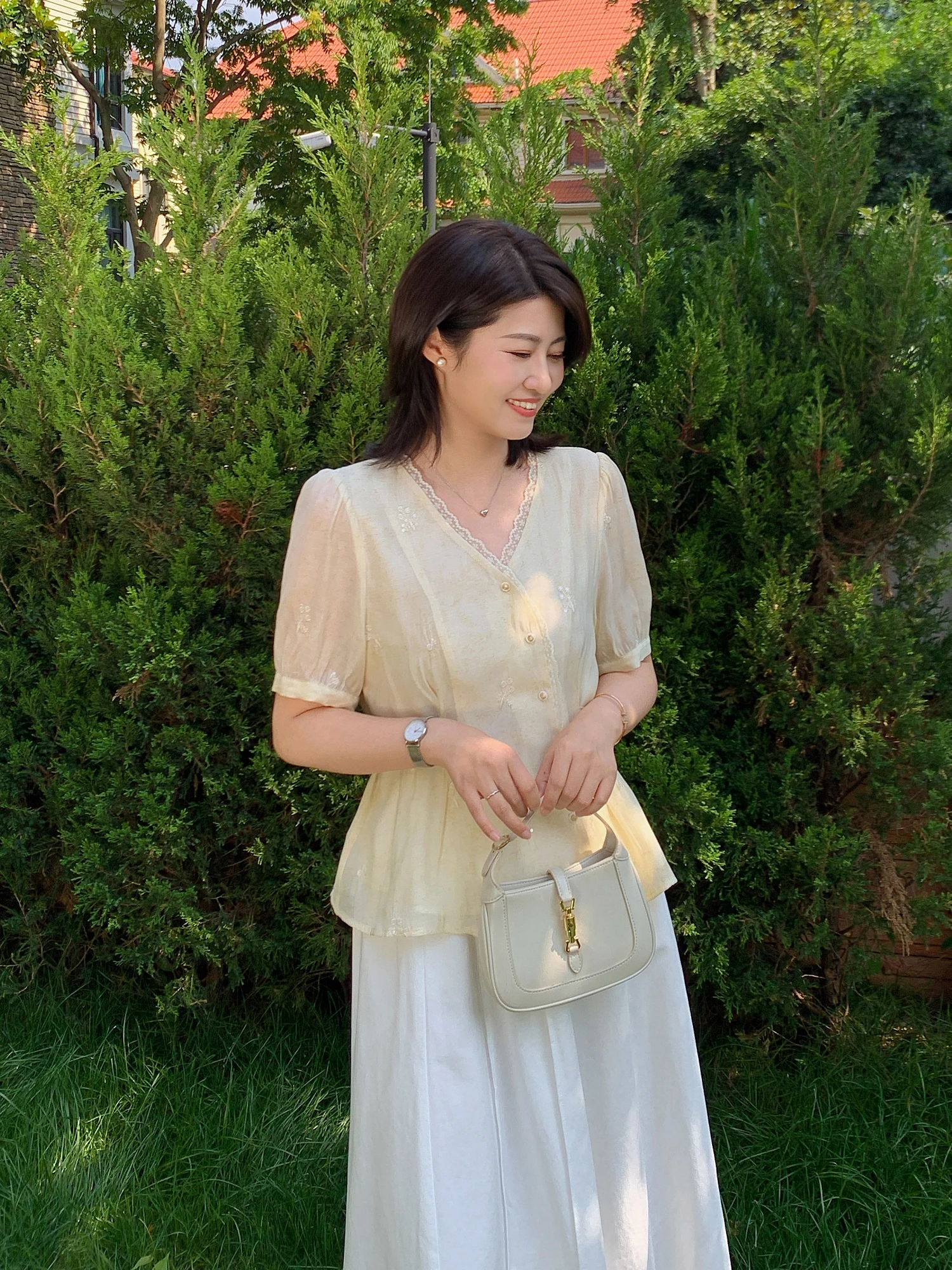 

Slimming Effect Lace Embroidery Design V-Ne Waist-Cinching irt Top Zillal Brand Commute Sle Loose Fit ort Sve