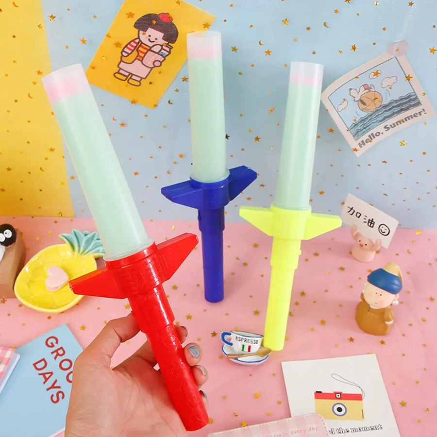 Sable de luz láser LED para niños, espada telescópica, juguete para casa de juegos, concierto Vocal, accesorios para fiestas, regalos de cumpleaños
