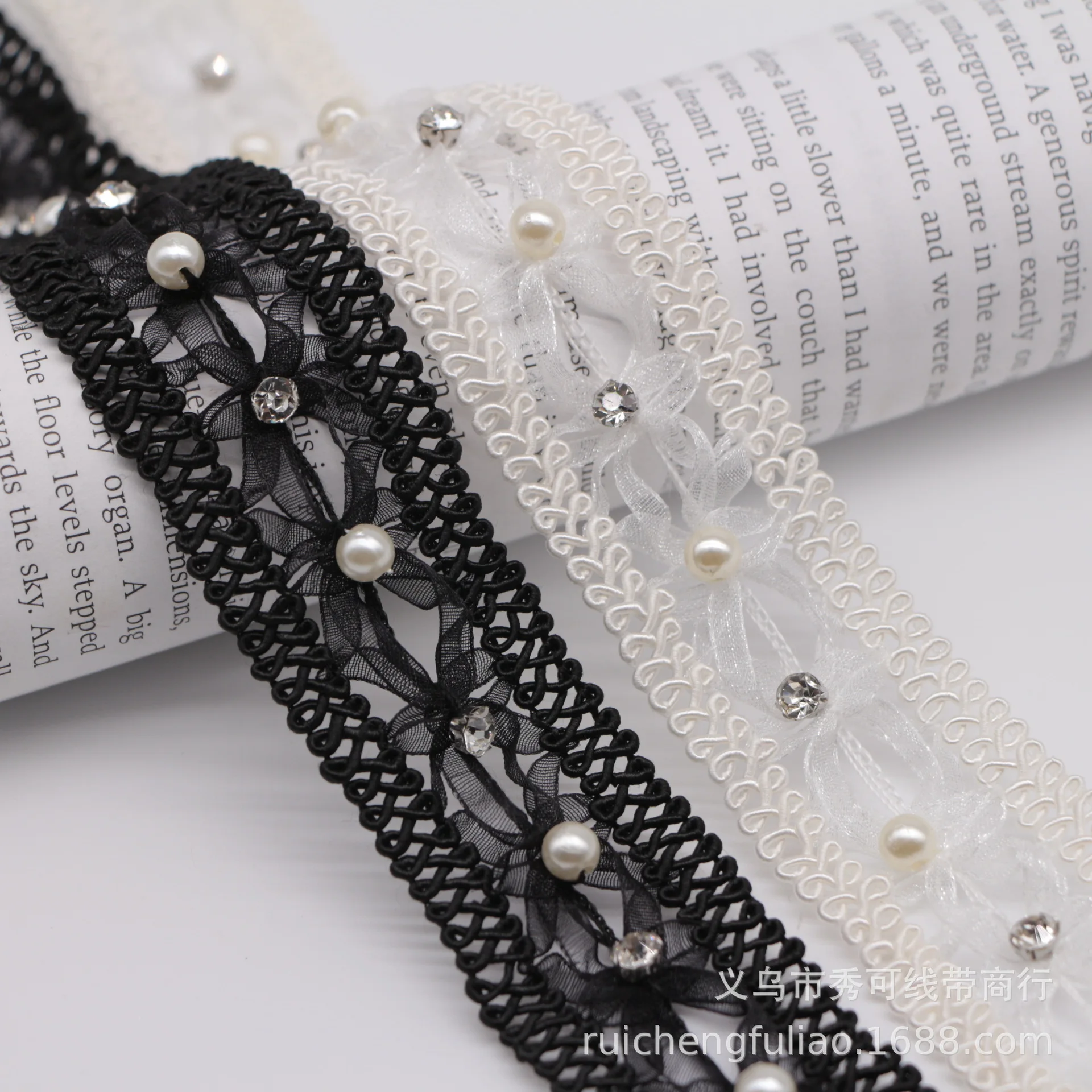 

Handmade Beaded Lace Trim with Zigzag Pearl Inlaid with Diamond Ribbon DIY Clothing Shoe Hat Accessories