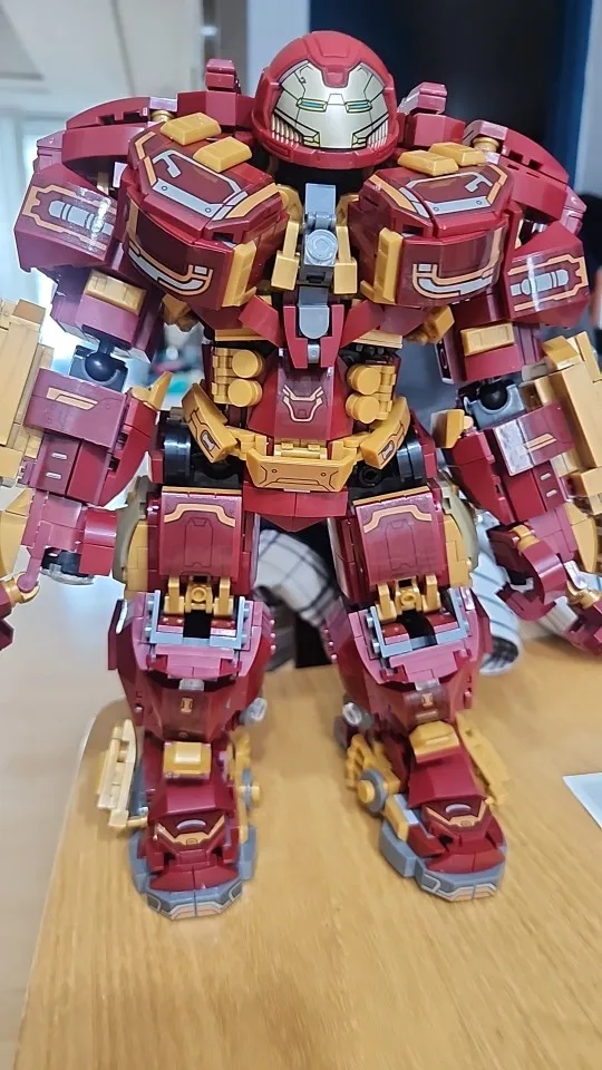 Marvel Superheroes MOC Building Blocks 2000+Pcs Iron Man Bricks Set Ornament Creative Toys Christmas Gifts for Kids Boys Adult photo review