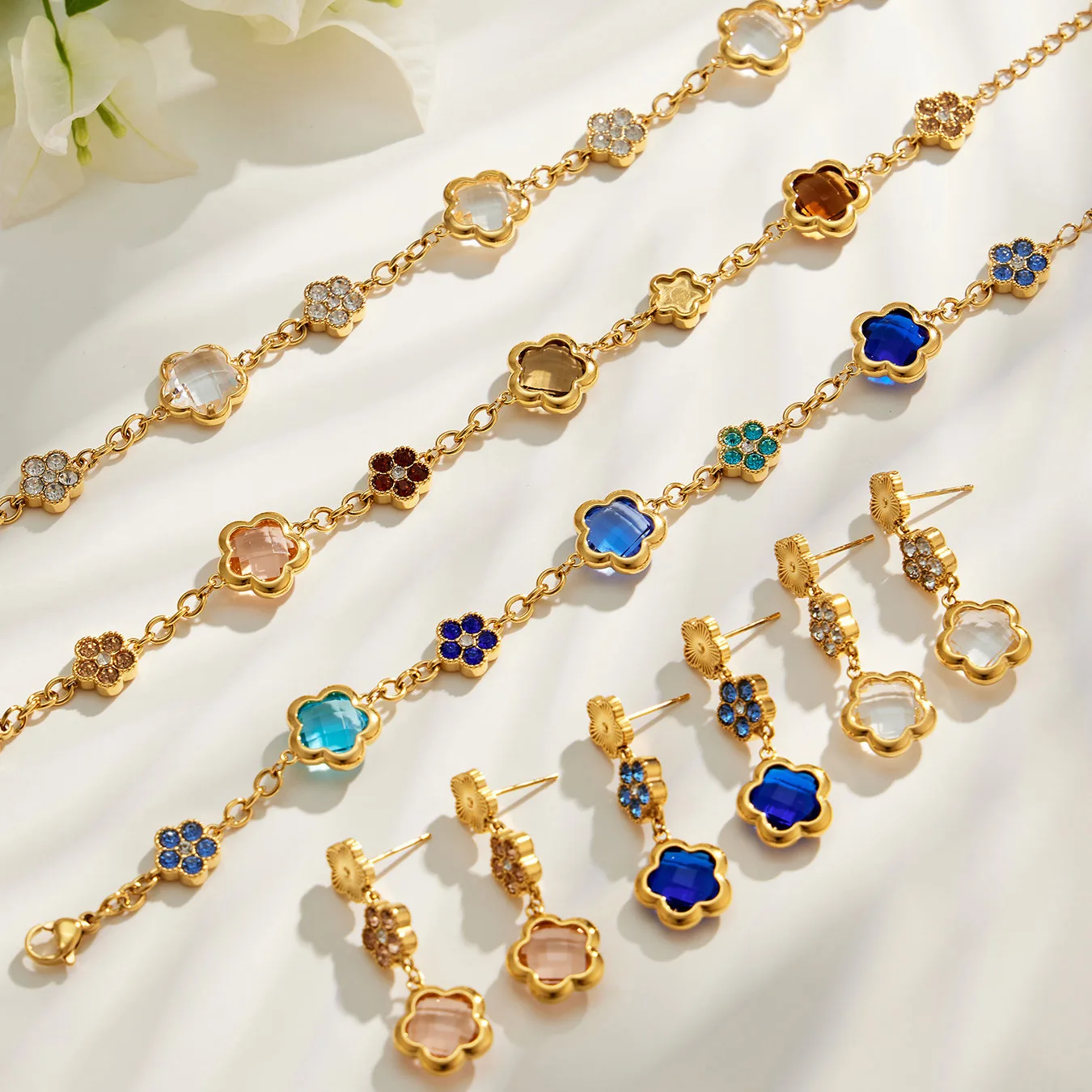 Funkelndes Facettiertes Glasstein-Armband Blumen-Armbänder Edelstahl-Kettenarmband 18k Vergoldete Armbänder für Frauen – Detail 4
