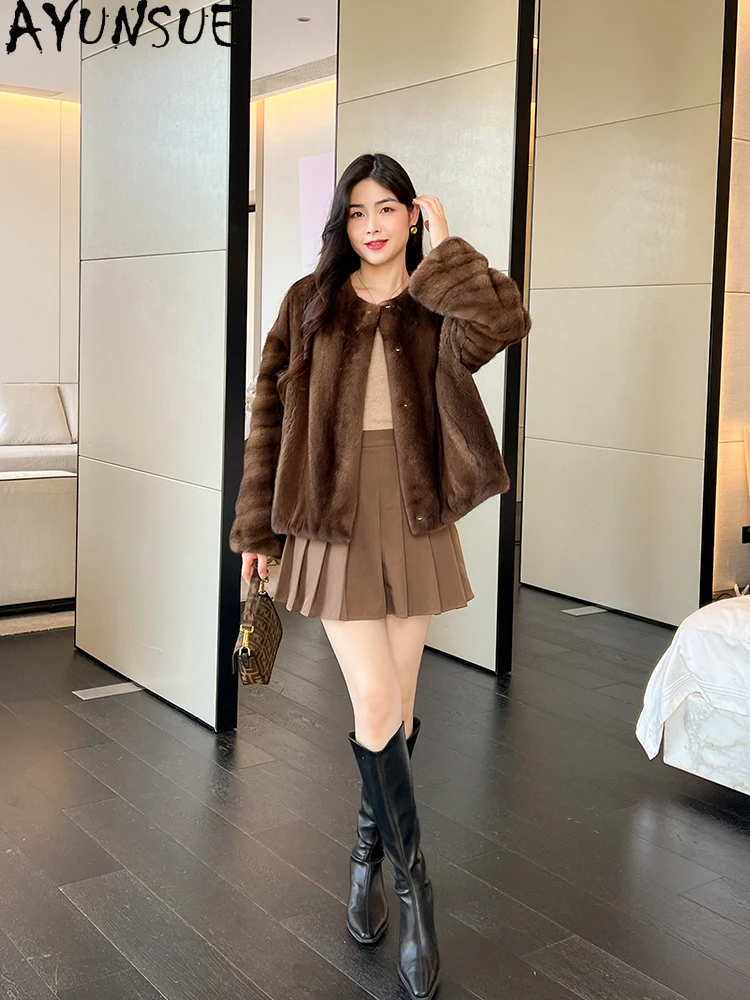 سترة نسائية من فرو المنك المخملي الطبيعي من AYUNSUE سترة شتوية فاخرة من فرو المنك بالكامل لملابس النساء 2025 جودة عالية كوكفاتا ميسهوم