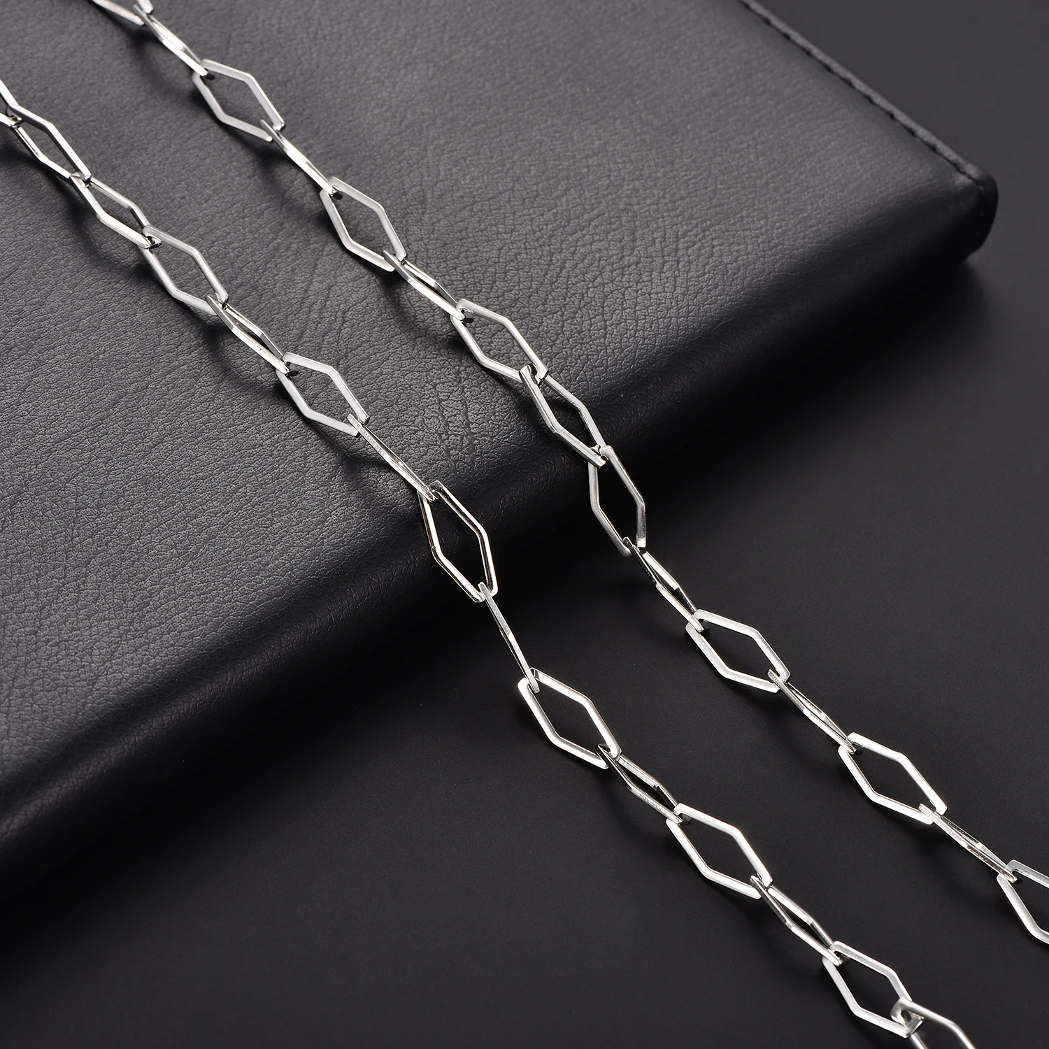 6mm Hohle Rhombus-Form Lange Halskette aus Edelstahl, Minimalistische Büroklammer-Gliederkette für Männer und Frauen – Detail 1