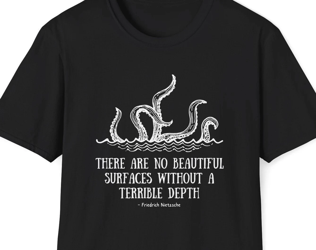 Friedrich Nietzsche Hermosas superficies Terrible profundidad Filosofía cita camisa regalo para filósofo regalo para estudiante de filosofía