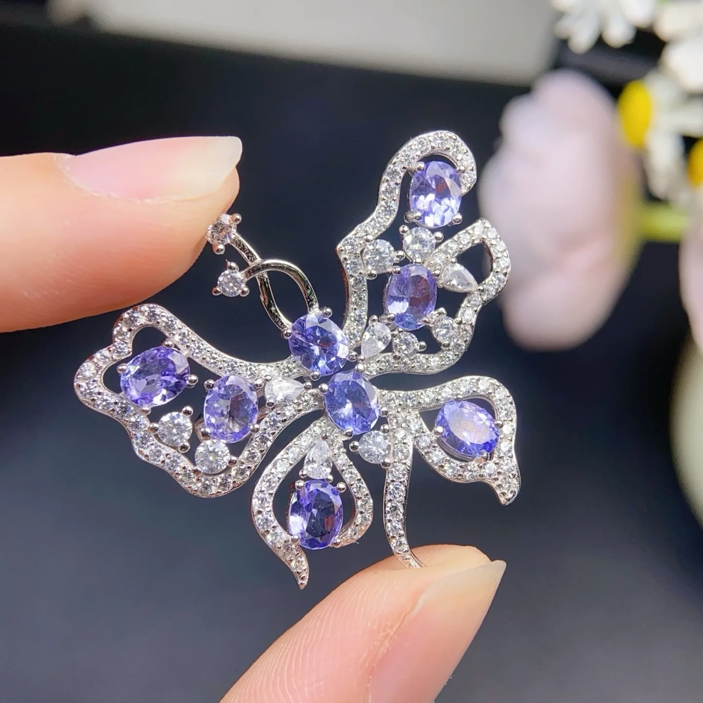 

Pure Silver Inlaid Natural Tanzanite Brooch Pendant Butterfly S925 Silver Heavy Inlaid Main Stone 4*5mm Super Beautiful