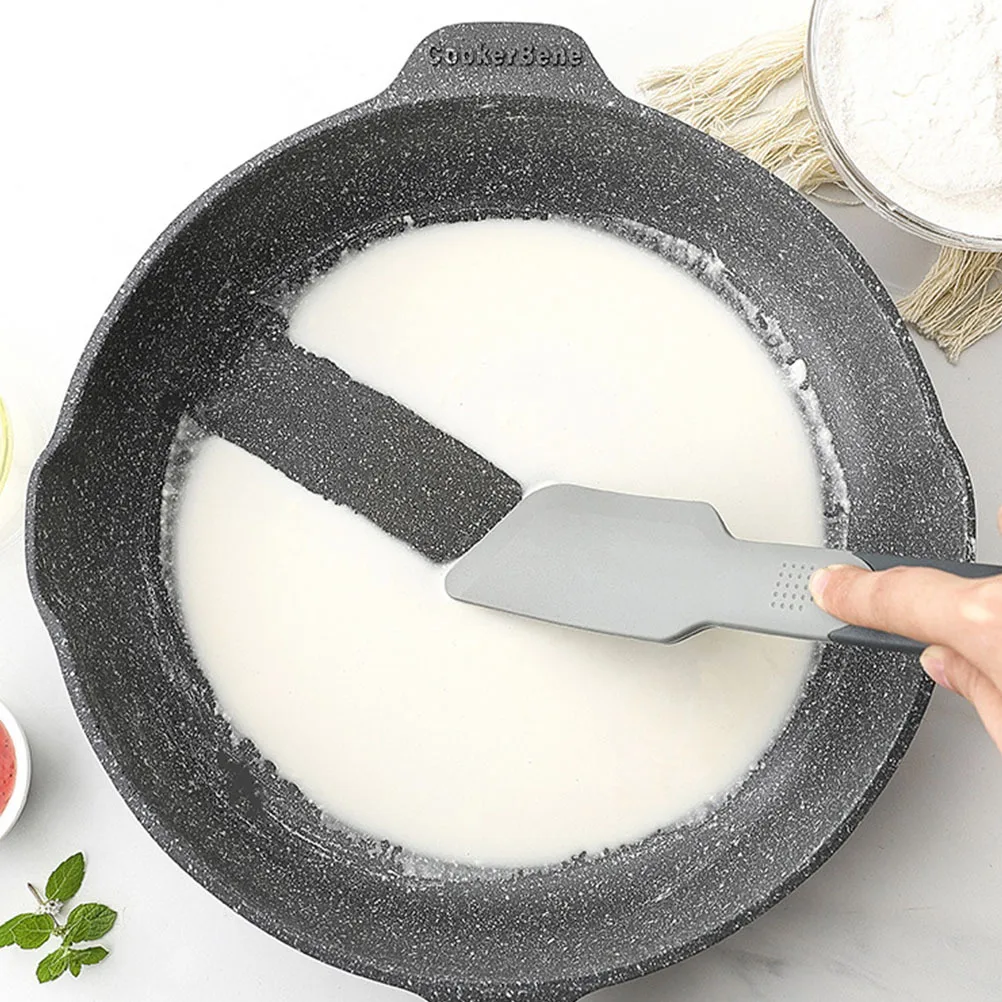 

1Pcs Silicone Baking Tool Ergonomic Design Heatproof Kitchen Scraper for Baking Oil Brush Home Helper Kitchen Scraper