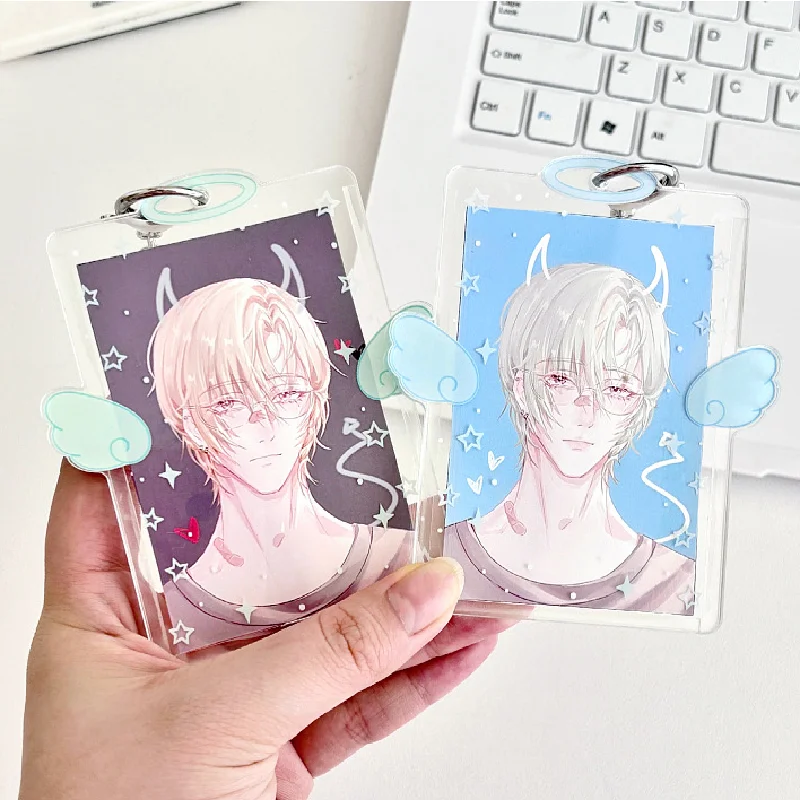 

Cute 3-Inch Acrylic Card Holder Colorful Wings Stars Photocard Holder With Chain Idol Photo Cover Photo Card Protective Sleeve