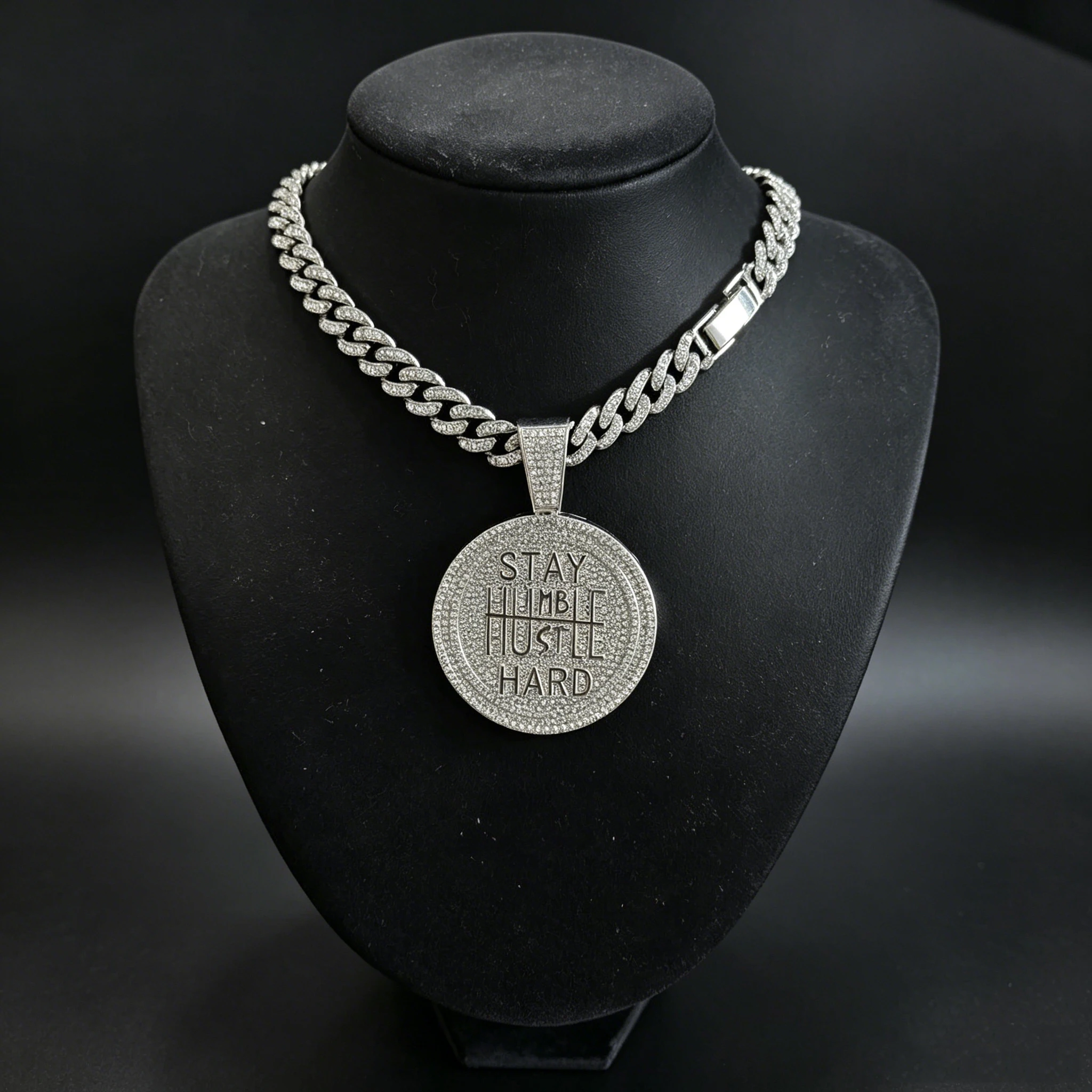 This round pendant necklace remains humble and true to its original aspiration, shining with fashion. It's a Cuban chain necklac