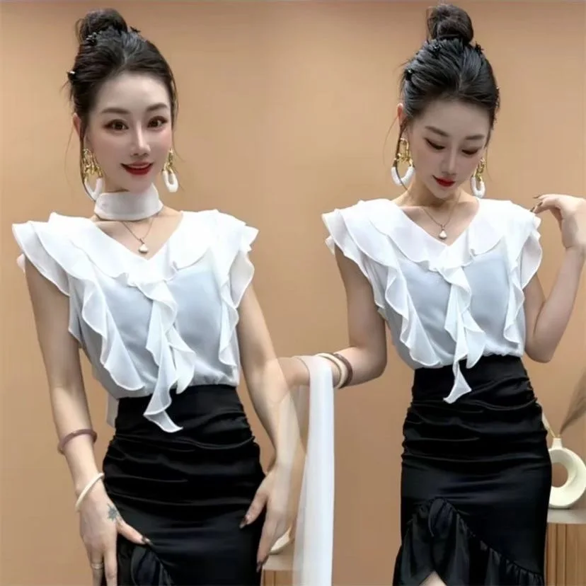 

Elegant Thin Sleeveless Shirt Women's Fashion Design Slimming Top V-Neck Pure Color Commute Style Polyester Fiber Summer New