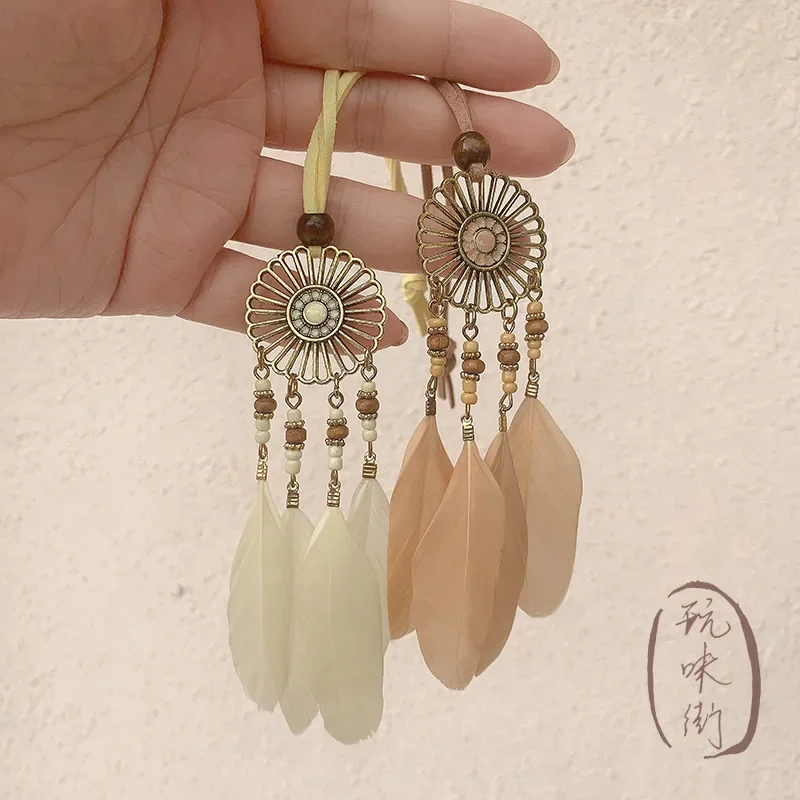 Mini Dream Catcher Handcraft Car Pendnat Feather Wind Chimes Girls Room Wall Hanging Home Decoration Keychain Birthday Gifts