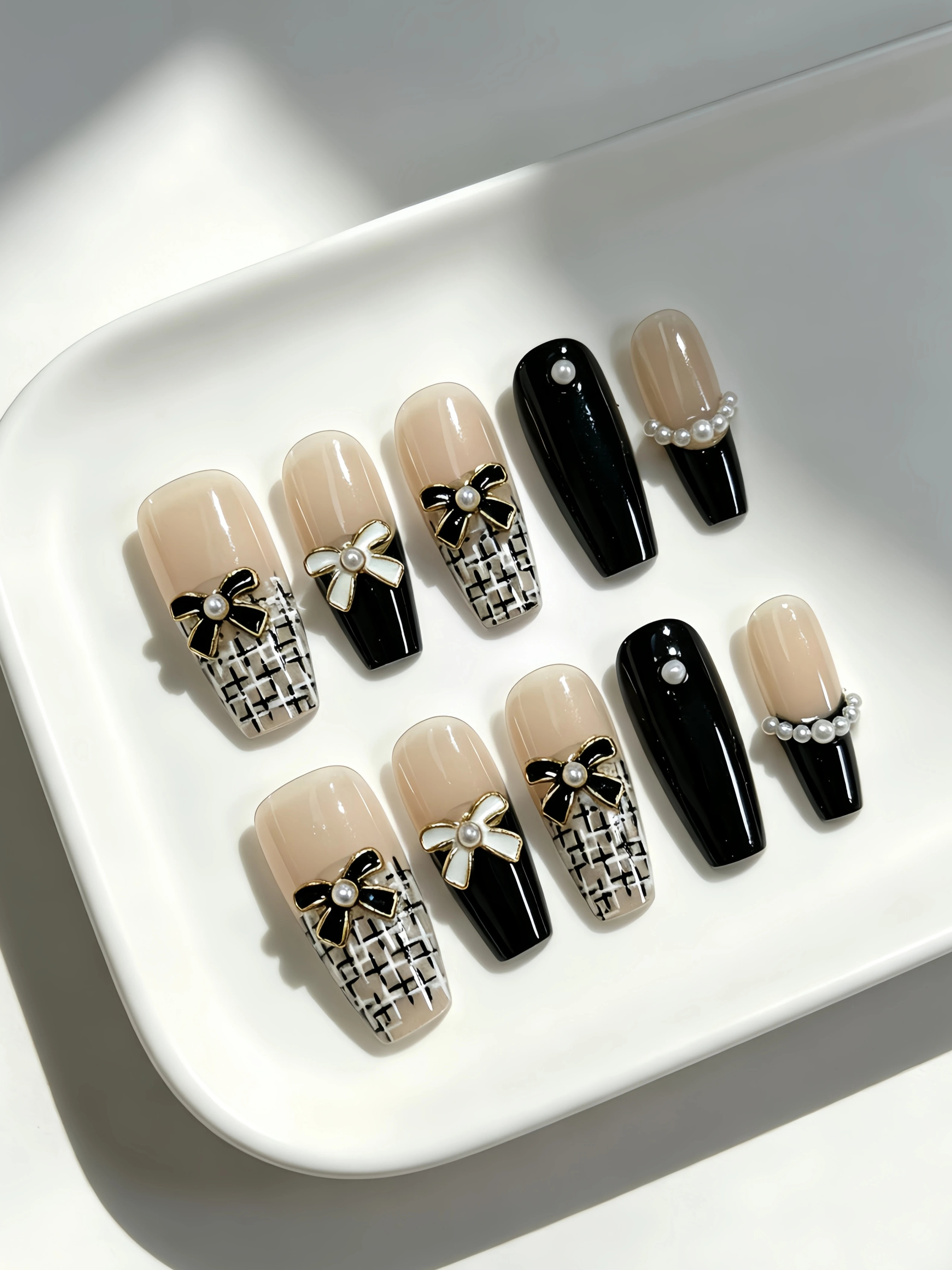 Nail Art Simple Elegant - 10-Piece Long Trapezoidal Press-On Nails, Nude