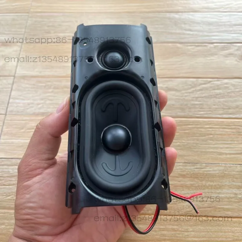 With panel two-way speaker, modified speaker Bluetooth audio, strong bass, clear treble, and big dynamics