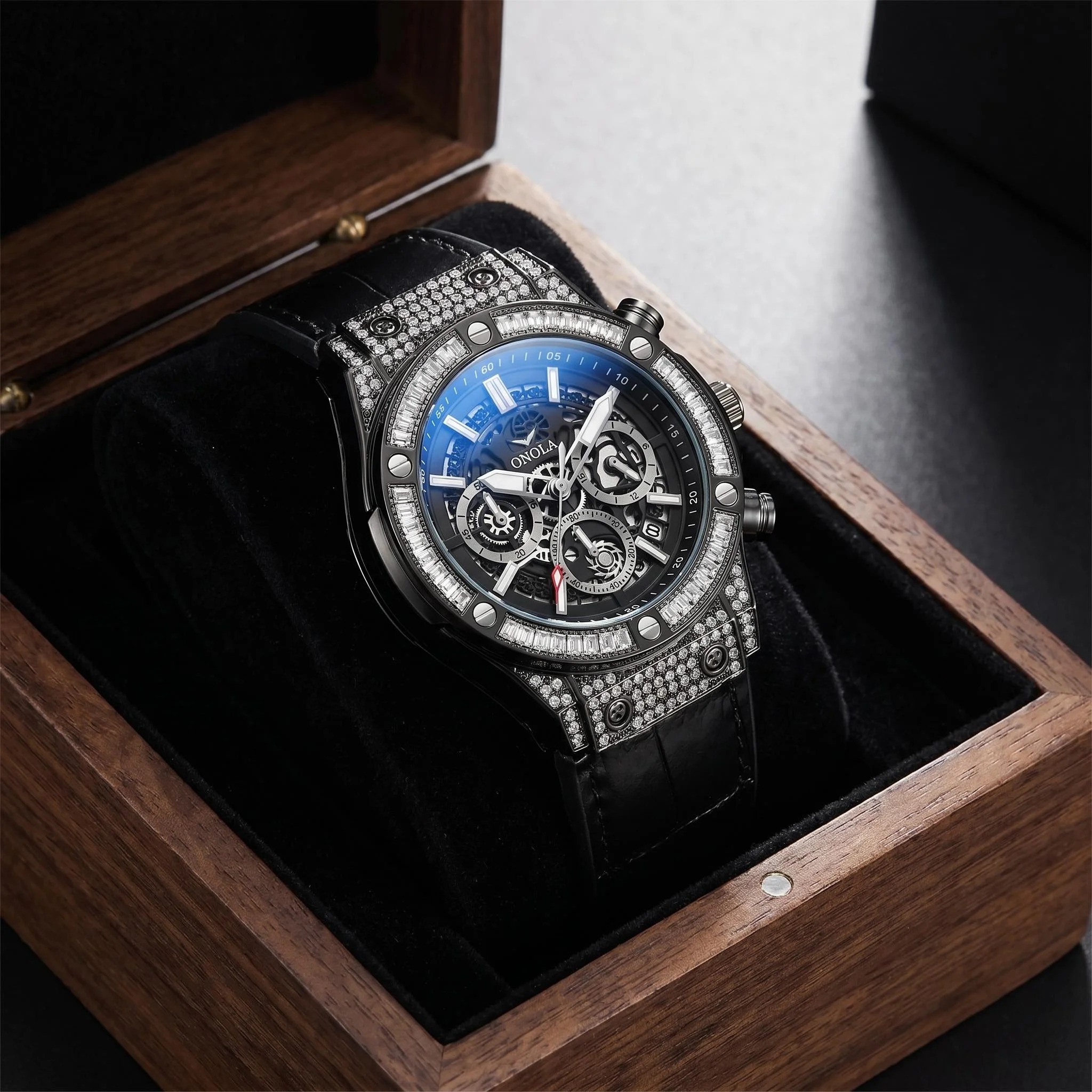 ONOLA Full Diamond Bezel Men's Watch Skeleton Hollow Chronograph Quartz Watch Red Leather Strap Waterproof Night Light Luxury SP