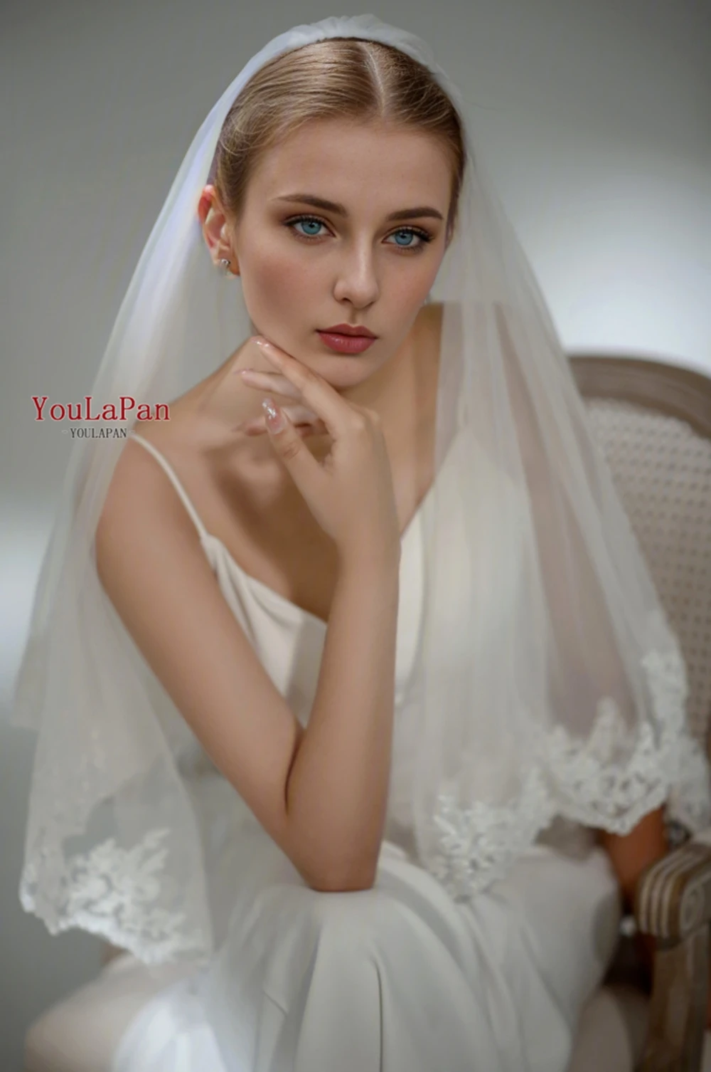 

YouLaPan V79 Bridal Veils Wedding Short Elbow Length Lace Wedding Veil with Partial Trim 2 Tier Soft Tulle Veil Wedding Accessor