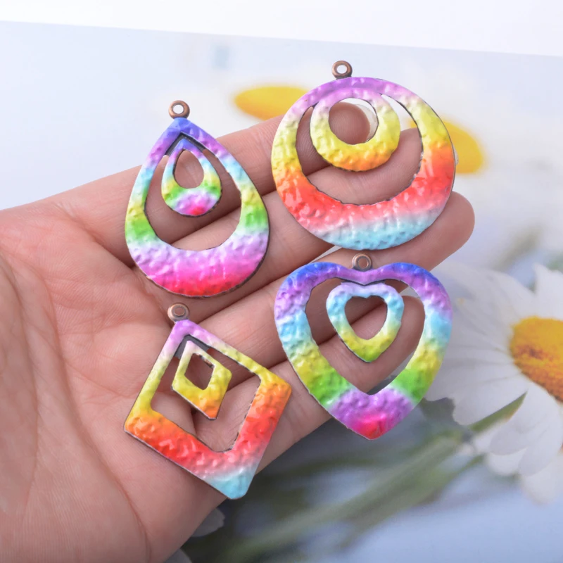 8 Stück/Set Sommer-Stil Eisen Regenbogenfarben Geometrie Herz Runde Anhänger Schmuckzubehör Bemalte Ohranhänger Damen DIY Accessoires – Detail 11