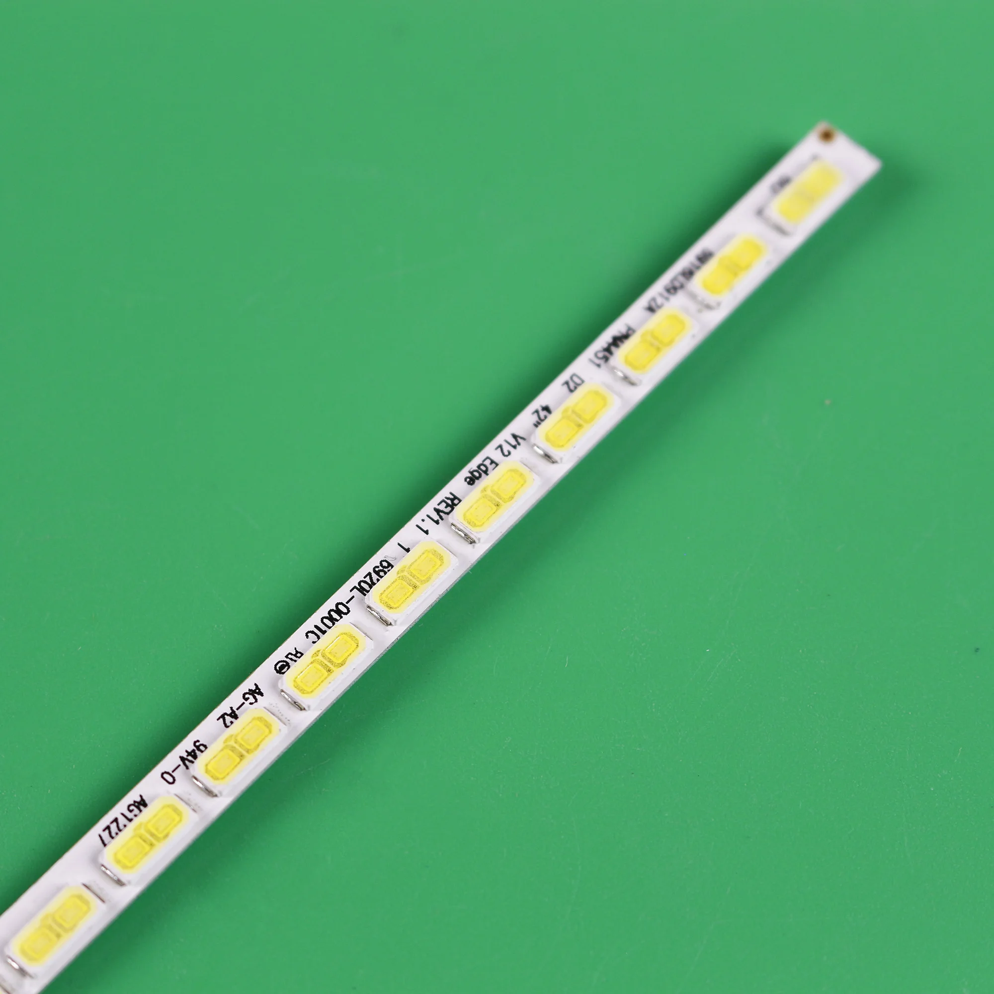 LED-Streifen für le42a70w 6922l-0016a 6916l-0912a 42 "v12 Kante 6920l-0001c 42 lm620t 42 lm6200 42 lm620s 42 lm615s 42lm625t-zg 42 ls5700