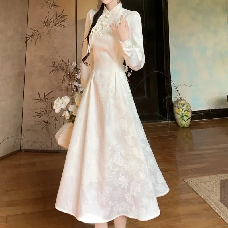 

Весенне-осеннее улучшенное платье Cheongsam в новом стиле с элегантной длинной юбкой высокого класса в китайском стиле для похудения