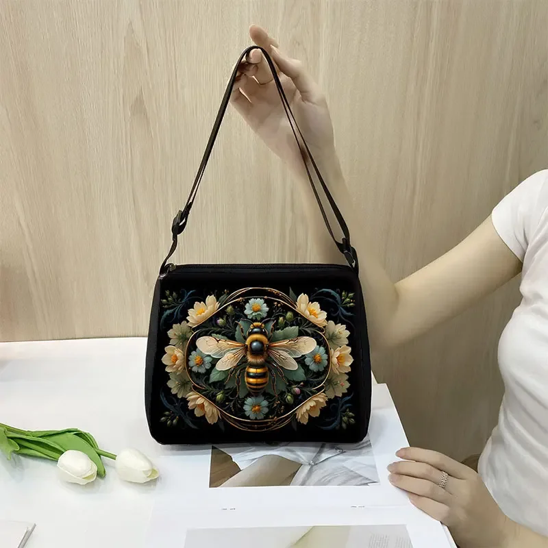 Cute Bee Dragonfly Print Crossbody Bag Honeybee Women Handbag Wallet Phone Storage Bag for Travel Fashion Messenger Bags Gift