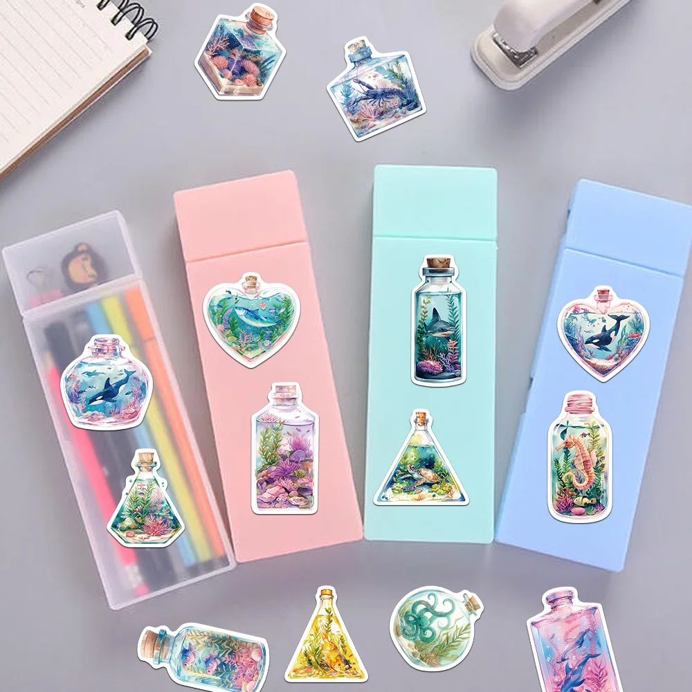50 pezzi di cartone animato bottiglia di bellezza mondo sottomarino arte graffiti adesivi alghe corallo meduse stelle marine squalo decorazione tartaruga marina